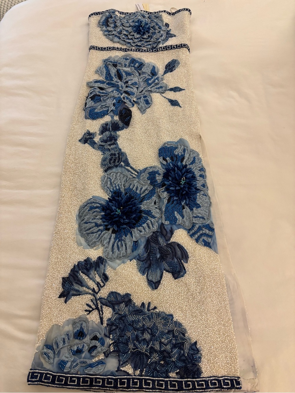 ✨ Alice + Olivia by Stacey Bendet "Affection" Beaded Floral Gown ✨ - Picture 6 of 16